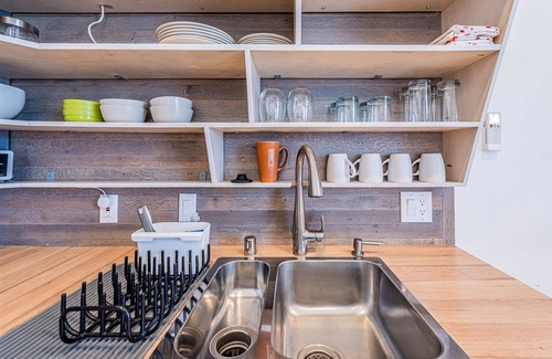 Barelas Casa | The Iron Loft In Downtown | 2 Bed, 1 Bath