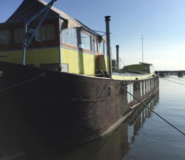 Amsterdam East Alquiler De Eote | The Island Houseboat