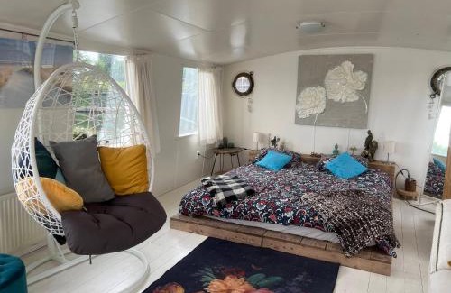 Amsterdam East Alquiler De Eote | The Island Houseboat