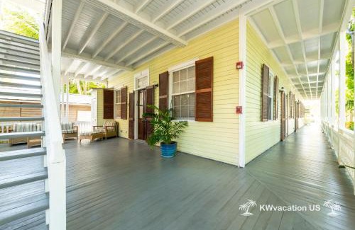 Historic Seaport Apartamento | The Island Suite at KW Vacation