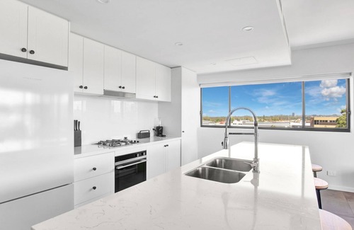 Tweed Heads Apartamento | The Ivory 20 - Modern & Pet Friendly in Tweed Heads - Min. 3 night stays!