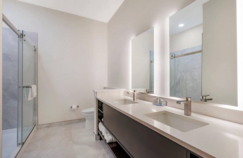Dunedin Hotel | The J Hotel & Suites