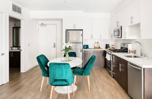 Carthay Circle Condominio | The James Bond Suite