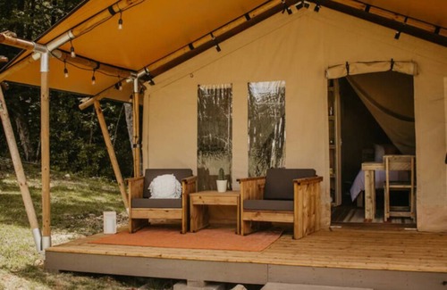 Flag Pond Cabina | The Jammer Unit 3 - Glamping Retro