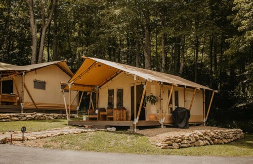 Flag Pond Cabina | The Jammer Unit 3 - Glamping Retro