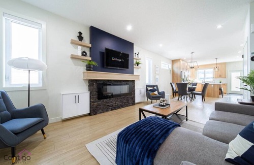 Jasper Place Casa | The Jasper AC 4 BD Sleeps 8 Near DT and WEM