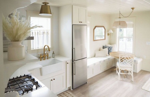 Seagrove Beach Cabaña | The Juander Inn, cottage + pool + bikes + beach chairs