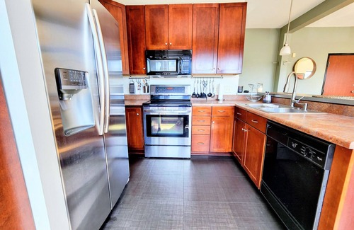 Mile Square Condominio | The Juke: Spacious condo in the heart of the eclectic Mass Ave!