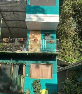 Quepos Cama Y Desayuno | The Jungle Container