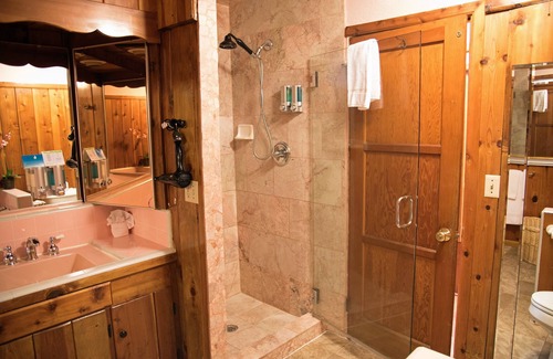 Kernville Apartamento | The Kern River Apartment - Walking distance to the Kern River!