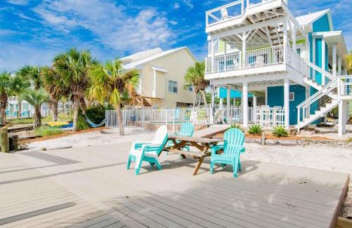 Sharp Reef Casa | The Key Lime Cottage by Southern Vacation Rentals