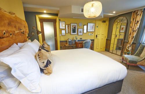 Fitzrovia Hotel | The Kings Arms Pub & Boutique Rooms