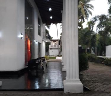 Kiribathgoda Hotel | The Kingston Hotel