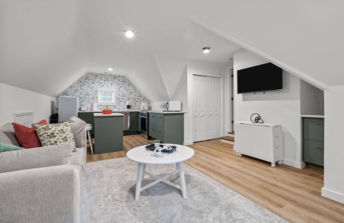 Southern Pines Apartamento | The Knollwood Inn located less than .5 miles from Pine Needles Golf Course!