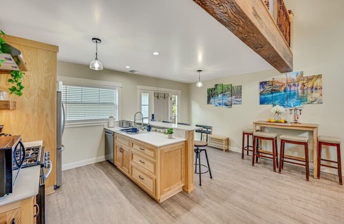 Altadena Casa | The Kodama Yokai Near Universal Studios, Crypto Arena, and Rose Bowl