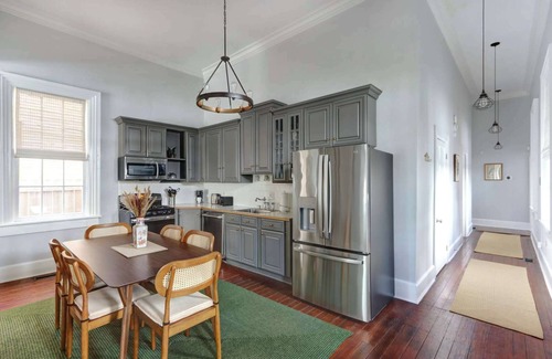 Savannah Victorian District Apartamento | The Koi Retreat, Victorian | Huge Porch | Parking