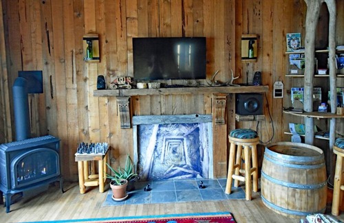 Ainsworth Hot Springs Casa | The Kootenay Vacation Sensation! Views, lake, hiking, caves, skiing & more!