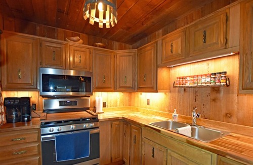 Ainsworth Hot Springs Casa | The Kootenay Vacation Sensation! Views, lake, hiking, caves, skiing & more!