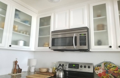 Rampart Village Condominio | The Koreatown Condo with Porch