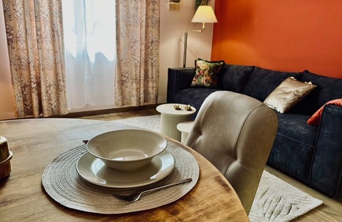 Vendome Apartamento | The KoZy – Chic Apartment Facing Vendôme’s Historic Castle