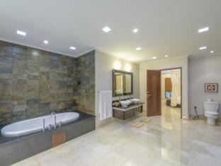 Petitenget Villa | The Kunja Villa-Hotel