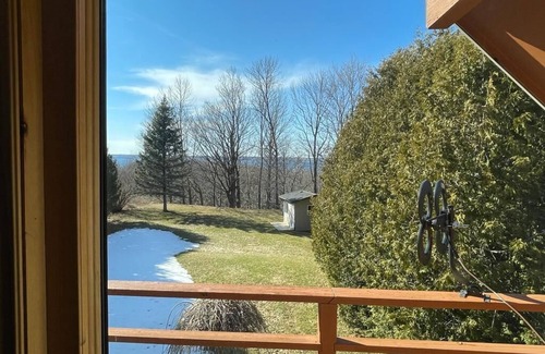 Meaford Cabaña | The Kutir - Entire Cottage - 6 Privacy Acres in Meaford - 5 Mins to Georgian Bay