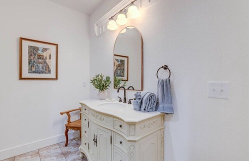 Historic Downtown Manteo Apartamento | The La Dolce Vista Room