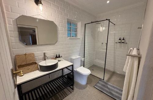 Greyton Cabina | The Lady Grace