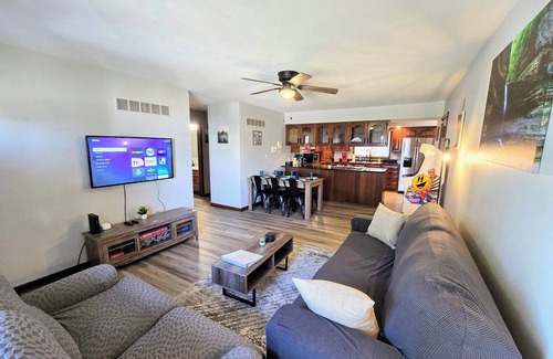 Ottawa Casa | The Lafayette Lounger Unit B, King Bed, Arcade Games