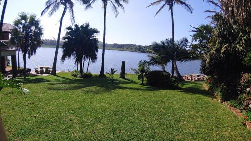 Zinkwazi Beach Apartamento | The Lagoon Flat, 53 Nkwazi Drive
