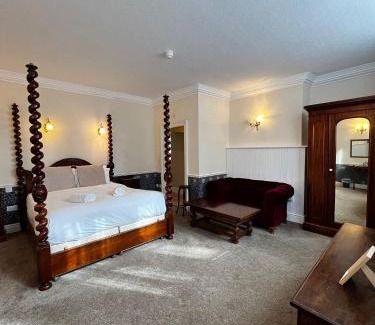 Beverley Hotel | The Lairgate