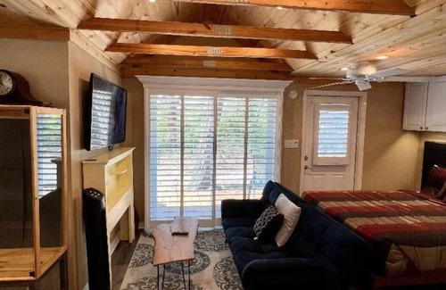 Lake Alfred Cabina | The Lake Alfred Citrus Wood Guest Cabin