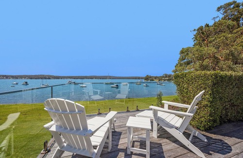 Gwandalan Casa | The Lake Escape - Waterfront w/ Hot tub & Kayaks