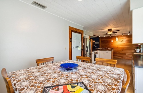 Haines City Casa | The Lake Home - PET FRIENDLY! A Beautiful Oasis In The Heart Of Florida! by RedAwning