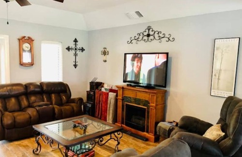 Azle Casa | The Lake House - Pappaw’s Place