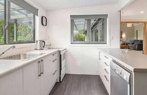 Motuoapa Cabaña | The Lake House - Taupo Holiday Home