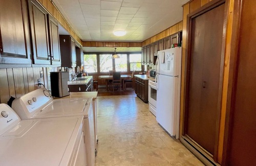 Port Elgin Cabaña | "The Lake House" With Spectacular Views!!! Steps to Beach!!