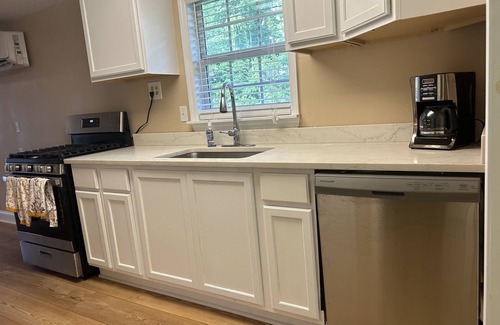 Warwick Casa | The Lake is Callling you to Creek Cabin