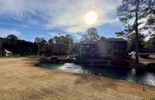 Pinehurst Condominio | The Lake Tee Summary: