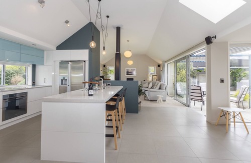 Lowburn Casa | The Lakehouse - Cromwell Holiday Home