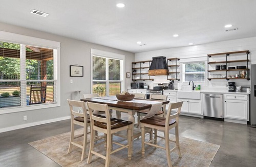 Russellville Casa | The Lakeside Bungalow, New Build on shores of Delaware Bay!