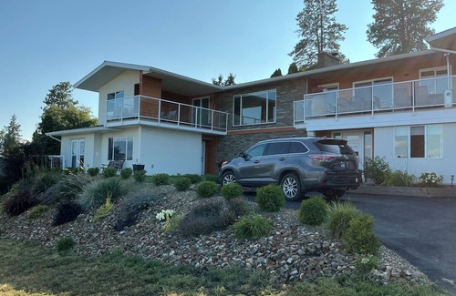 Central Okanagan Apartamento | THE LAKEVIEW LOOKOUT, 1 Bedroom - Sleeps 2- walking distance to Lake & Wineries.