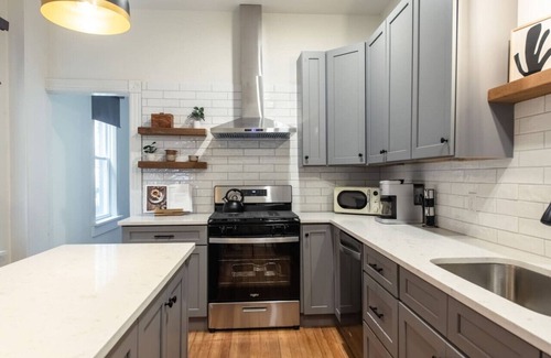 Lancaster Casa | The Lancastrian House | 5BR w/ Historic Charm, Walk Anywhere Downtown