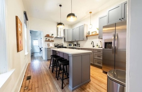 Lancaster Casa | The Lancastrian House | 5BR w/ Historic Charm, Walk Anywhere Downtown