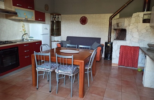 Piedimonte Etneo Villa | Tierra del Etna cherry