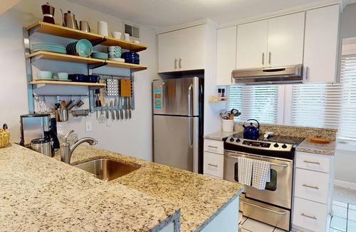 Folly Beach Condominio | The Landing at Little Oak ~ summer coastal getaway