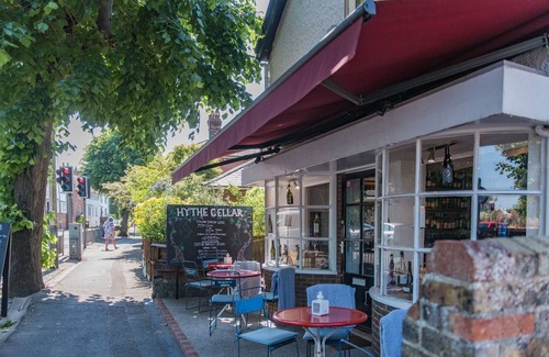 Hythe Casa | The Landing by Bloom Stays - ideal for families, close to beach and town centre