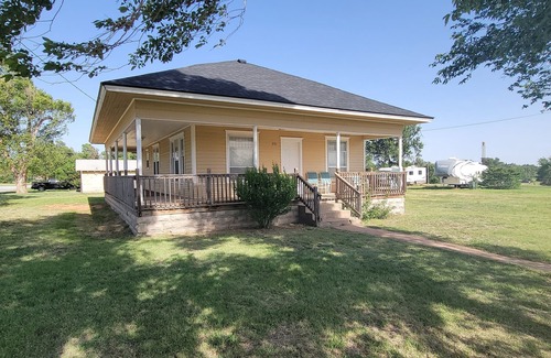 Coldwater Casa | The Lariat House, charming farm style home