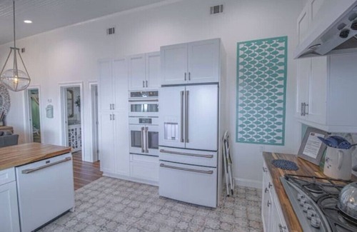 Midway Casa | The LaSirata at Colonels Island Haven