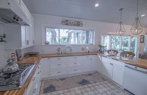 Midway Casa | The LaSirata at Colonels Island Haven